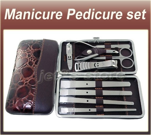 MANICURE&PEDICURE KIT